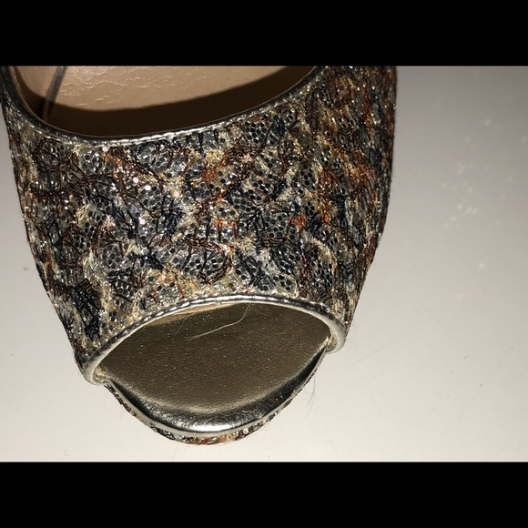 Shoes - Picture 4 of 5